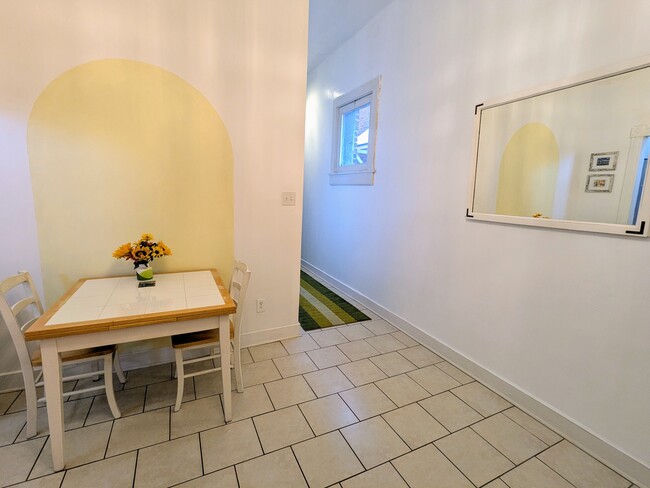 1816 W Grace St unit A, Richmond, VA 23220 - photo 7