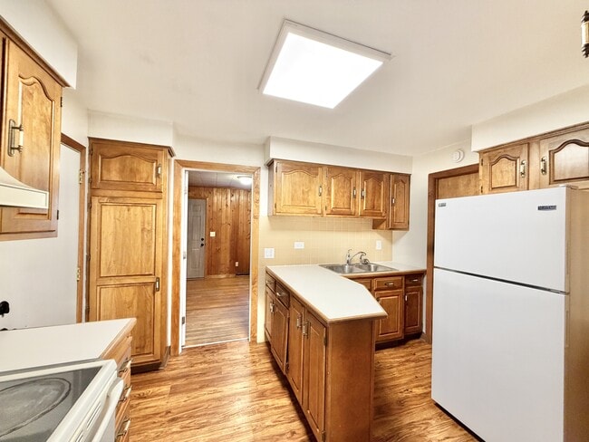 2041 Gorton St, Beloit, WI 53511 - photo 5