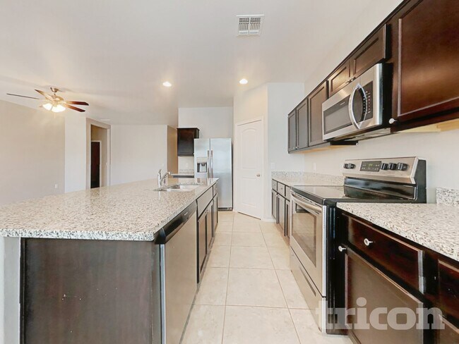 37685 W Amalfi Ave, Maricopa, AZ 85138 - photo 5