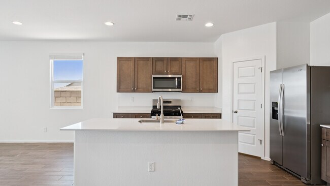 22101 N Dawn View Dr, Maricopa, AZ 85139 - photo 4