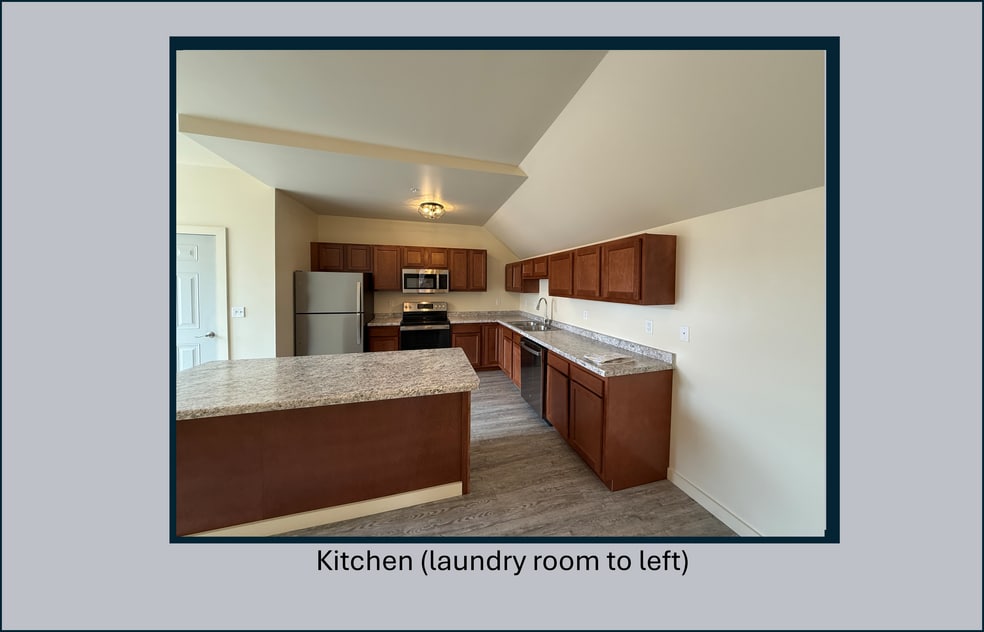 201 5th St unit B, Calumet, MI 49913 - photo 1