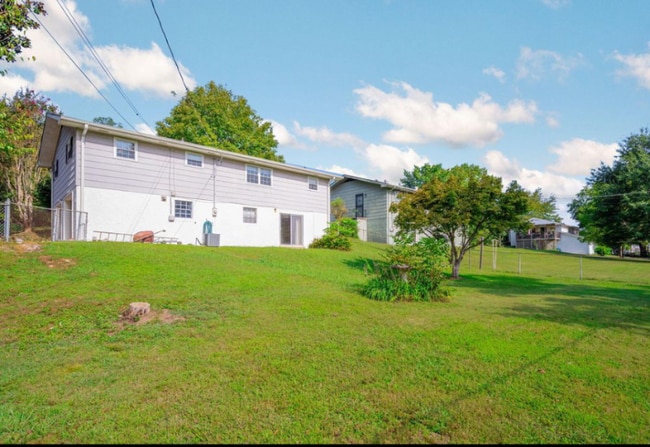 8912 Bayview Dr, Chattanooga, TN 37416 - photo 4