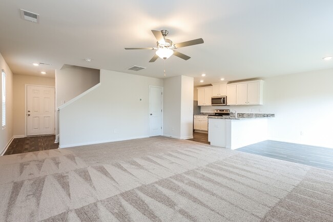 2199 Southlea Dr, Inman, SC 29349 - photo 5