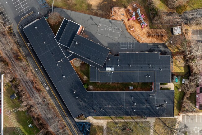 E. Raymond Appleby Elementary School has a B- rating on NICHE.