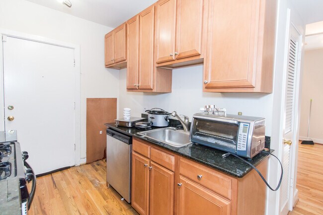 927 W Sunnyside Ave unit 9273S, Chicago, IL 60640 - photo 4