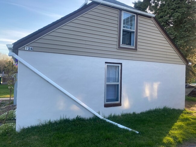 724 S Spring St, Port Washington, WI 53074 - photo 3