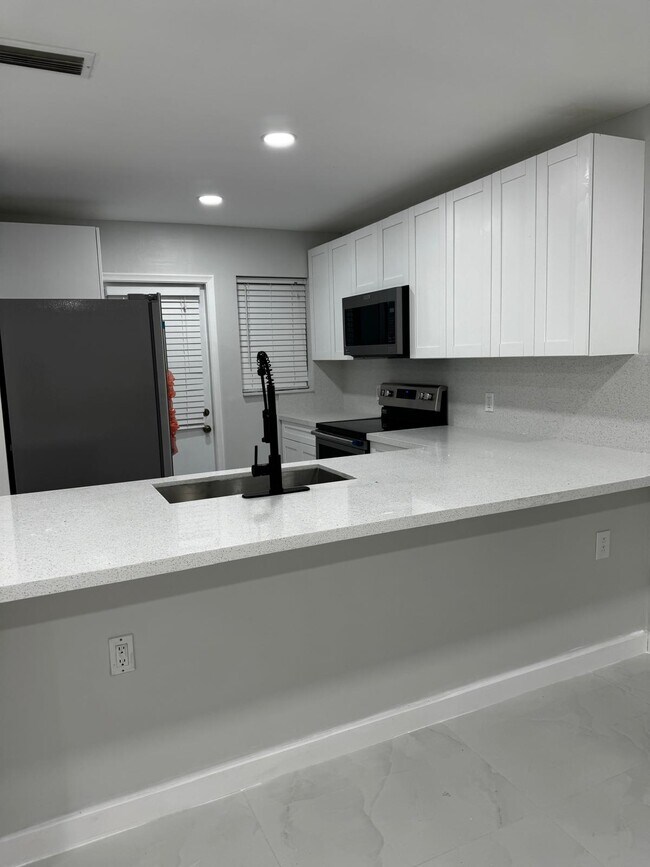 2461 SW 82nd Ave unit Arrowheadh, Davie, FL 33324 - photo 2