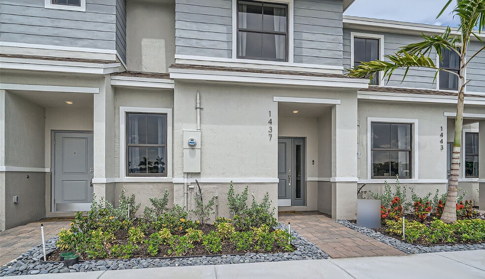 347 NE 16th St, Florida City, FL 33034 - photo 1