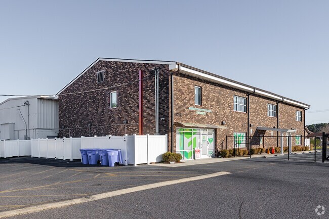 GREEN Charter School Lowcountry is located in North Charleston.