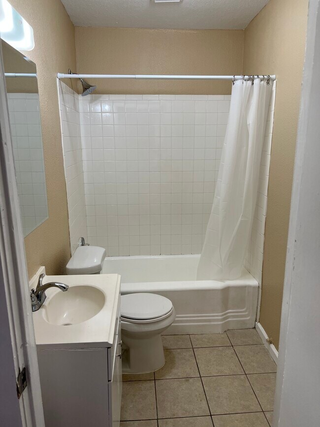 3076 Nicholson Dr unit C, Baton Rouge, LA 70802 - photo 6