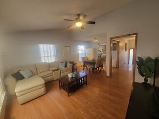 7804 Eby St Unit 4, Overland Park, KS 66204