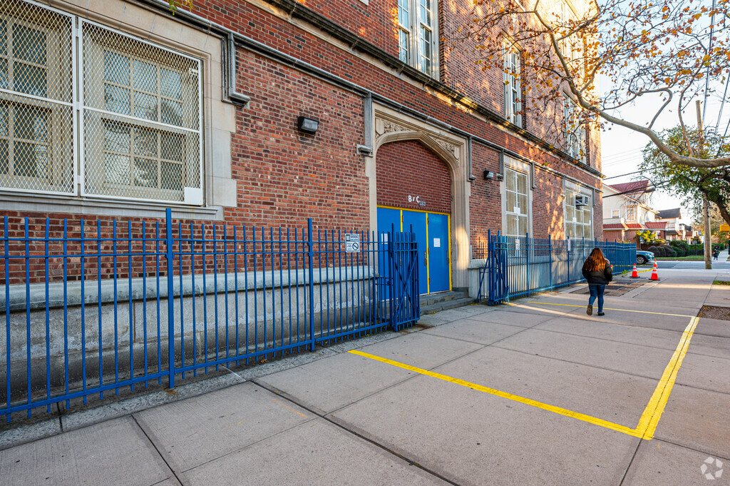 PS 193 Gil Hodges  is ranked #442 in New York Elementary Schools.