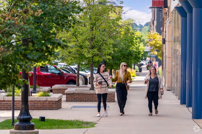 Lansing Avenue Heights is close enough to downtown to make it possible to commute by bike.