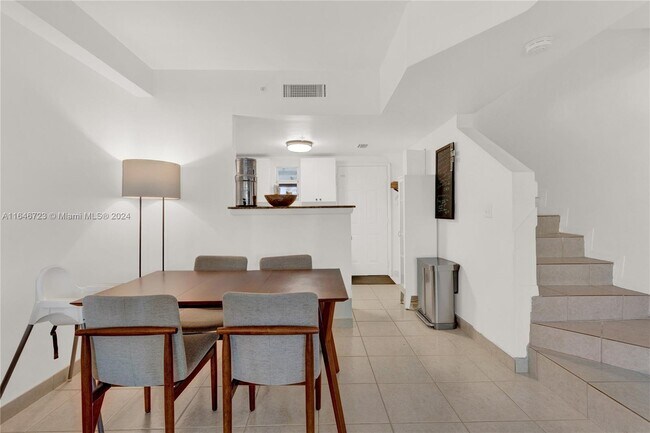 123 SW 17th Rd unit 102, Miami, FL 33129 - photo 3