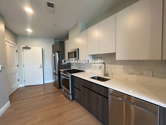 10 Central St unit T, Somerville, MA 02143 - photo 3