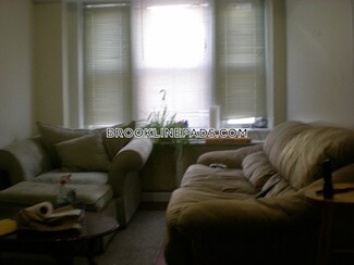 208 Winthrop Rd Unit B1, Brookline, MA 02445