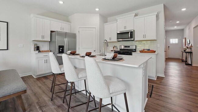 2212 Creek View Ln, Raymore, MO 64083 - photo 7