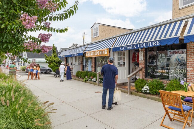 Shop along the many storefronts on Westhamptons charming Main St.