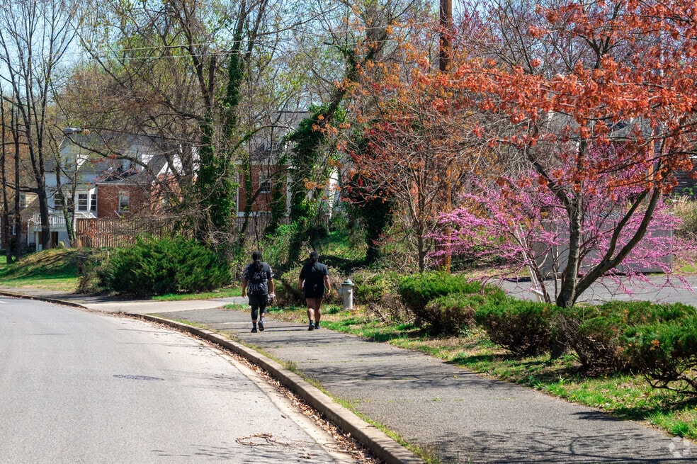 Neighborhood_DistrictHeights_101123