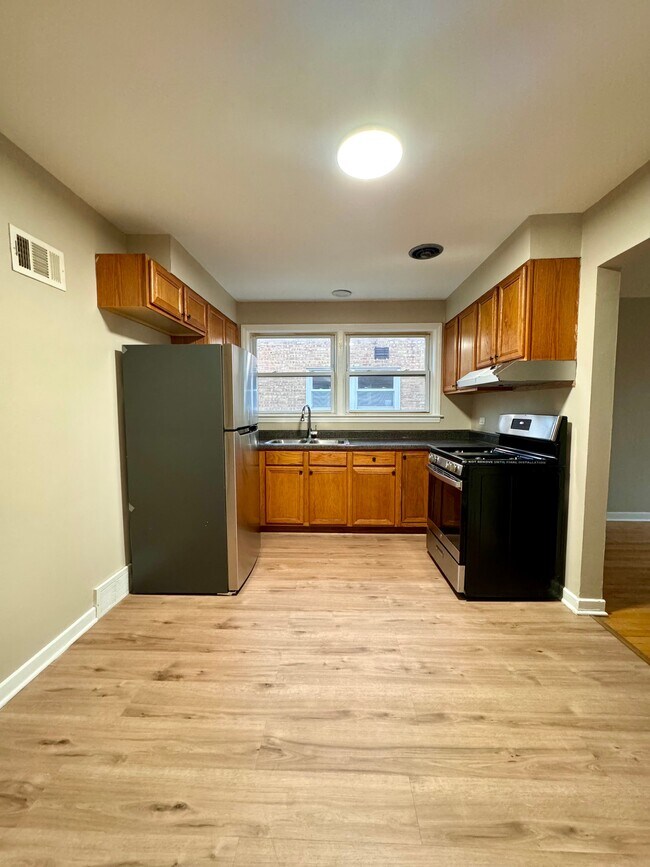 9126 Keating Ave unit 2B, Skokie, IL 60076 - photo 6