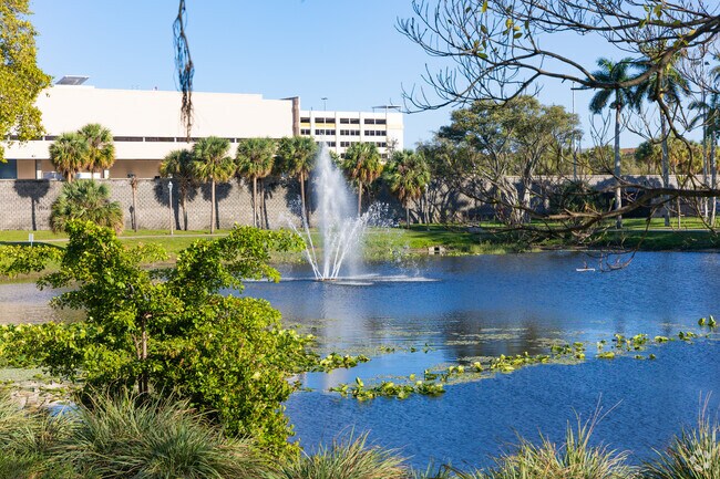 Flamingo Park locals can enjoy many scenic sites throughout the neighborhood.
