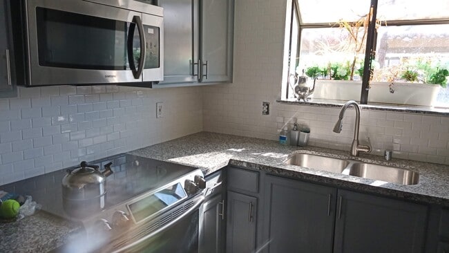 7200 Pirates Cove Rd, Las Vegas, NV 89145 - photo 2