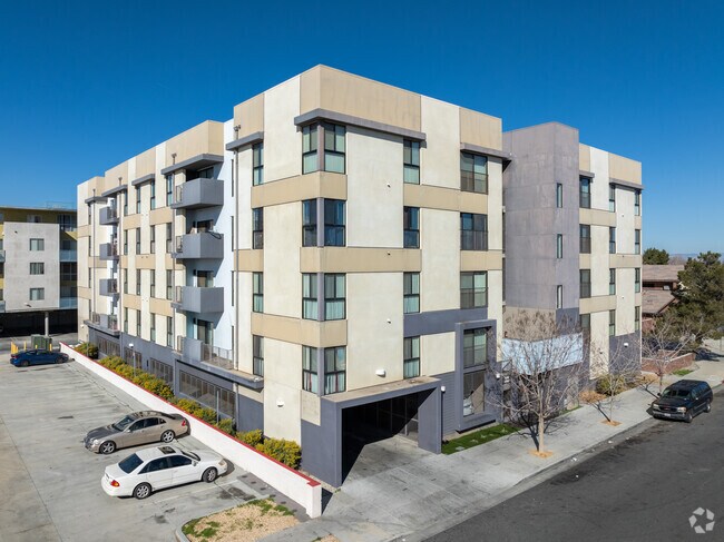 Arbor on Date, Lancaster, CA 93534 - photo 6