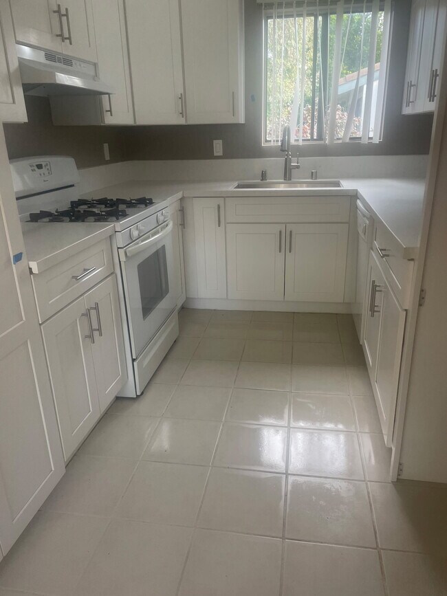 10512 Sunland Blvd, Shadow Hills, CA 91040