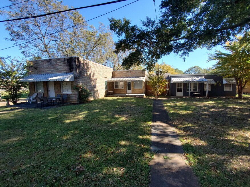 1713 Darwin Rd SE unit A, Smyrna, GA 30080 - photo 1