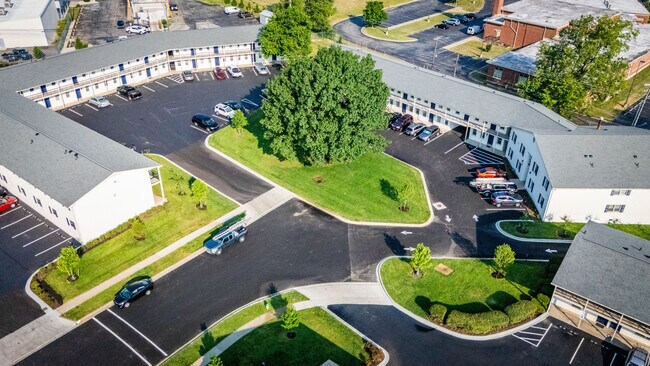 The Ascent1555, Lexington, KY 40505 - photo 2