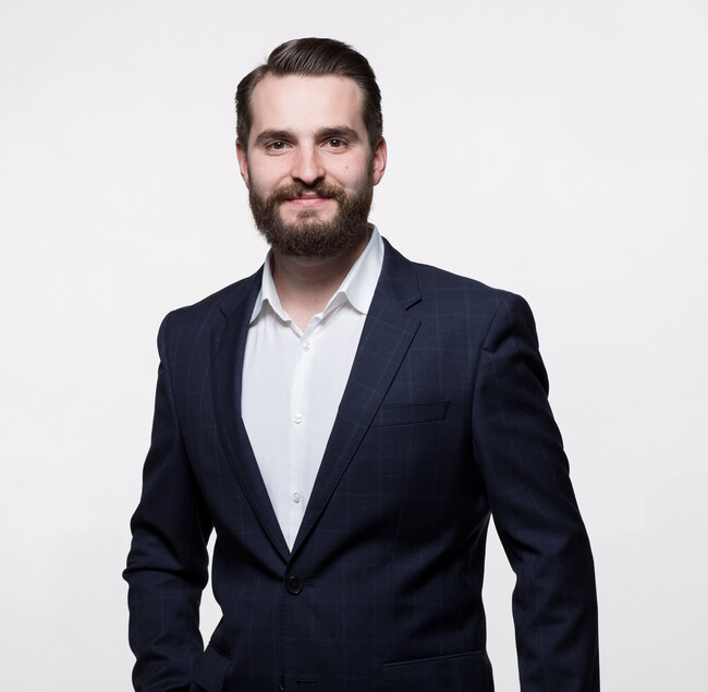 Agent Photo