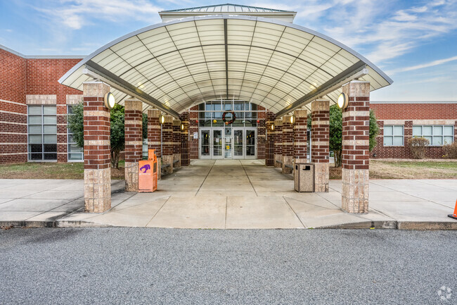 William Ellis Middle School has received an overall grade of B+ from Niche.