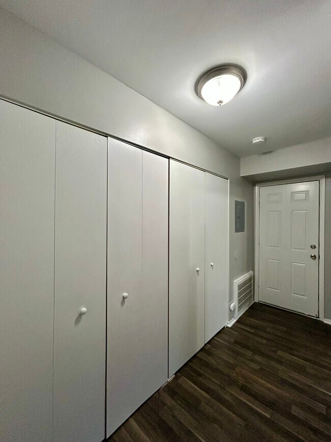 Old Goddard Apartments, Allen Park, MI 48101 - photo 2