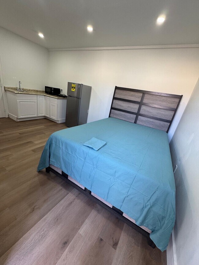 6842 NW 14th Ct, Plantation, FL 33313