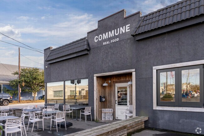 Commune features farm-to-table cuisine a few miles from home.