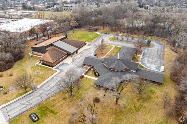 Metropolitan Junior Academy encourages positive, kind, and respectful relationships.