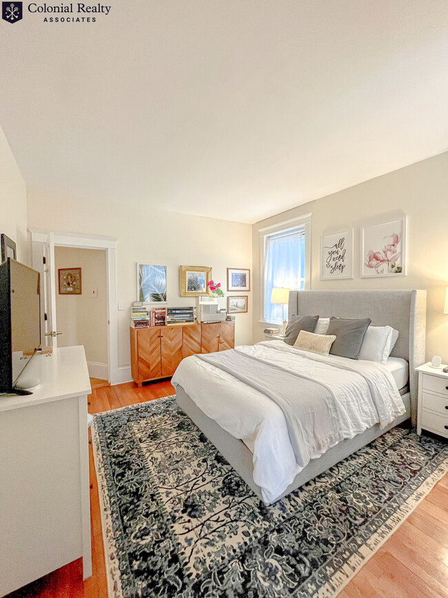 66 Marshal St Unit 6, Brookline, MA 02446