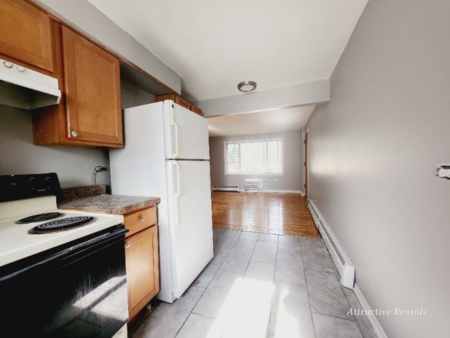 10720 S Ridgeland Ave, Worth, IL 60482 - photo 5