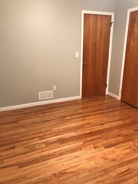 726 Meacham Ave unit 2nd L, Linden, NJ 07036 - photo 5