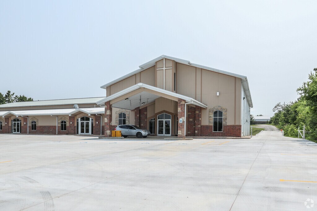 Heritage Adventist School serves students in grades K through 8.