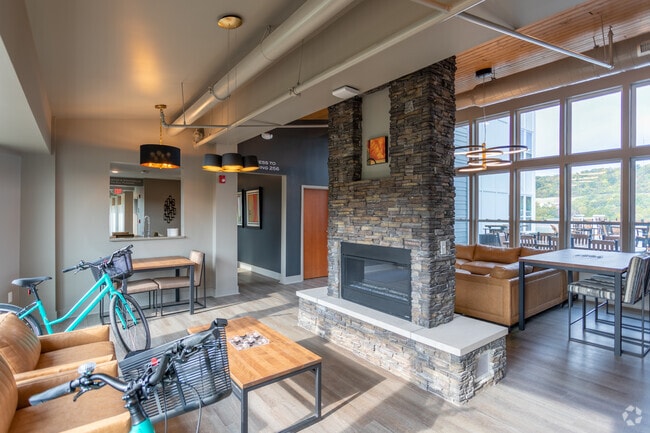 The Gateway Flats at Manhattan Harbour, Dayton, KY 41074 - photo 6