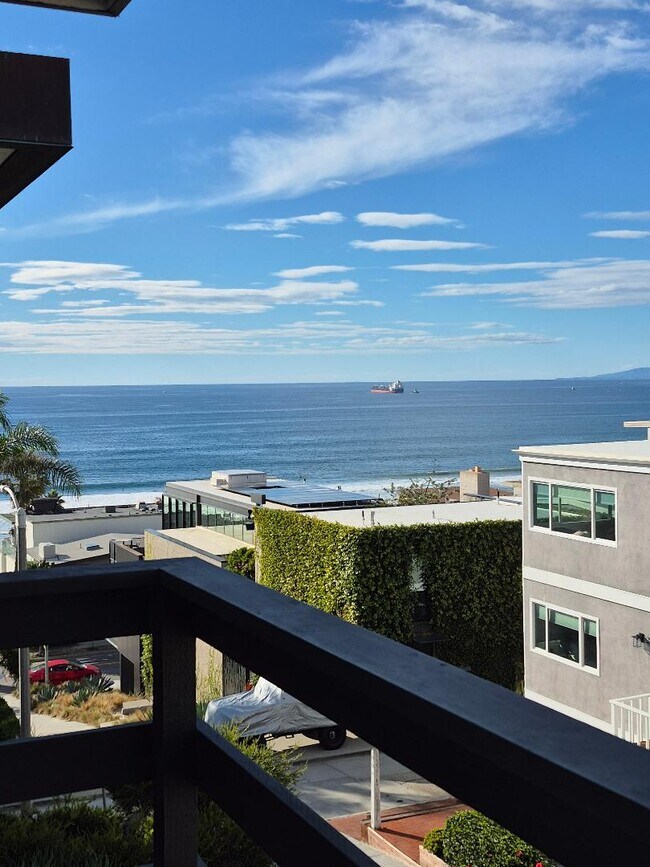 224 35th St Unit B, Manhattan Beach, CA 90266