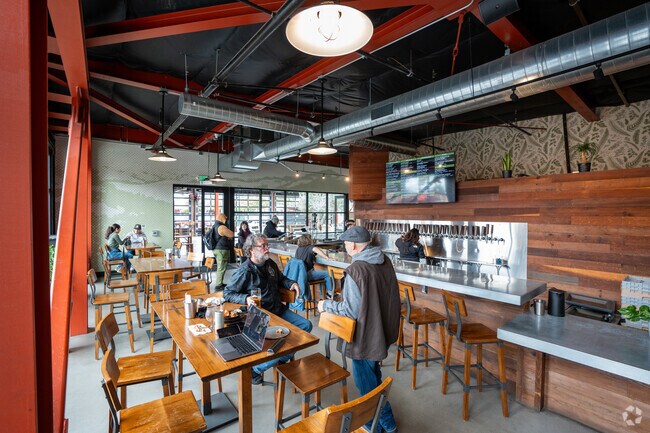 Savoring brews and bonding at Fieldwork Brewing.