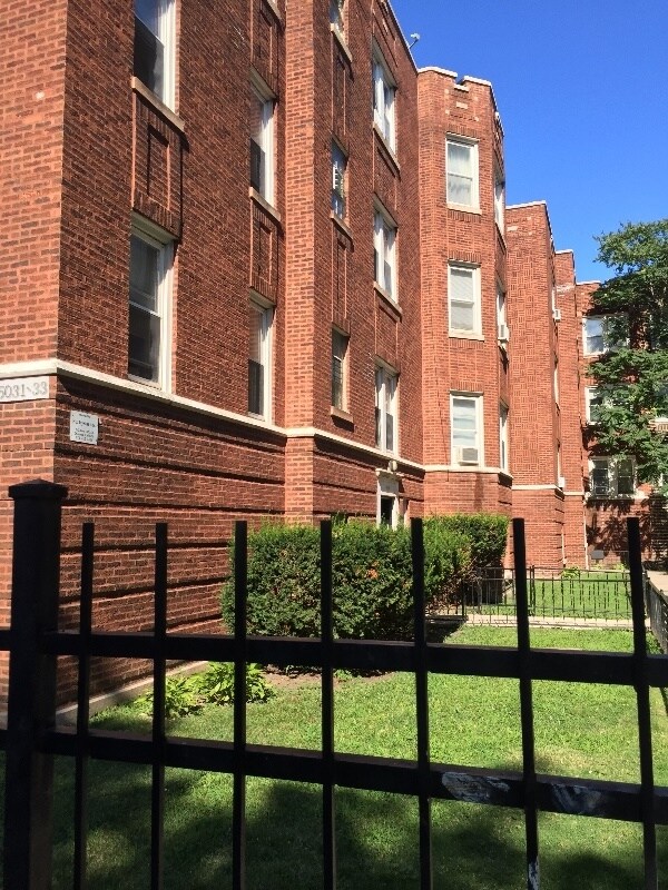 5031 N Harding Ave Unit G, Chicago, IL 60625