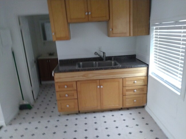 15770 E Colfax Ave unit H, Aurora, CO 80011 - photo 3