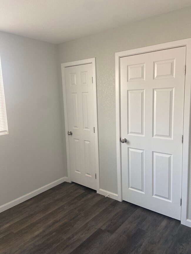 446 W 126th St, Los Angeles, CA 90061 - photo 4