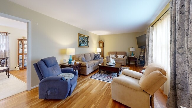 108 Honeysuckle Dr, Florence, KY 41042 - photo 2