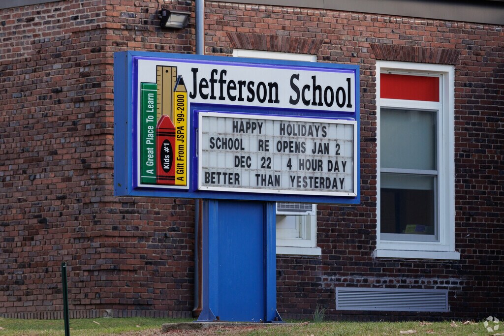 Jefferson Elementary School is a public school in Bergenfield, NJ.