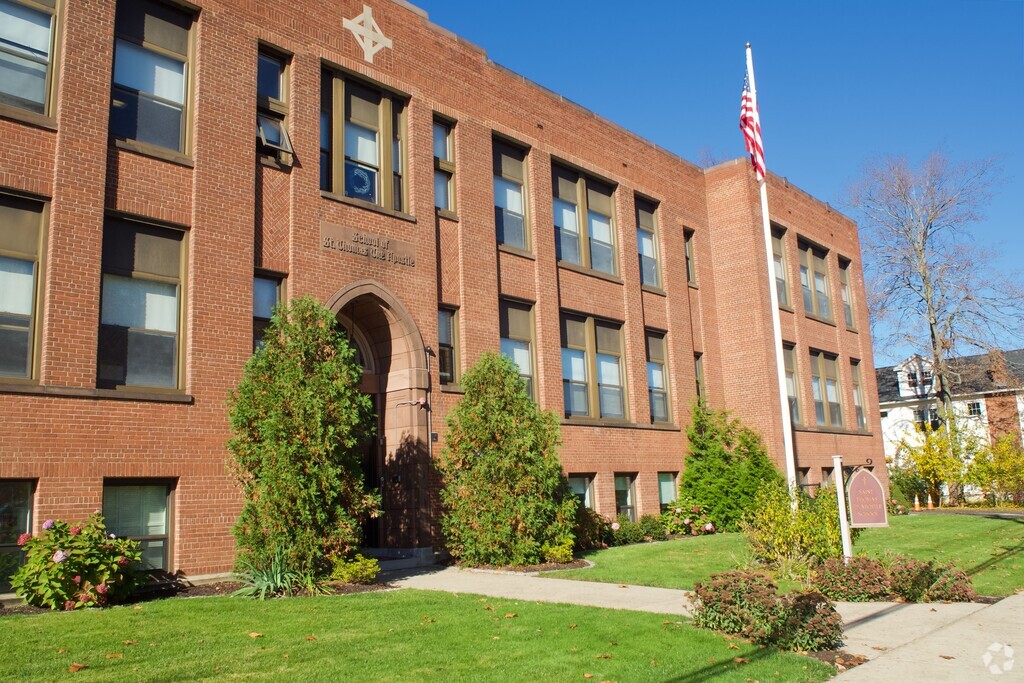 St Thomas The Apostle serves students in the Farmington East community.