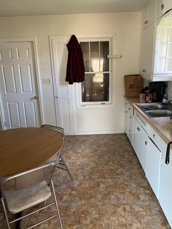 736 Division St, Stevens Point, WI 54481 - photo 3